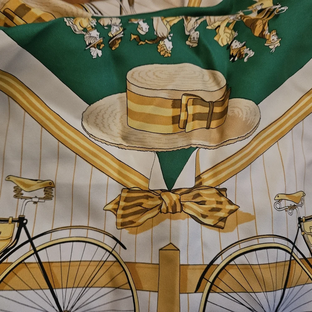 Hermes Les‎ Becanes Silk Scarf